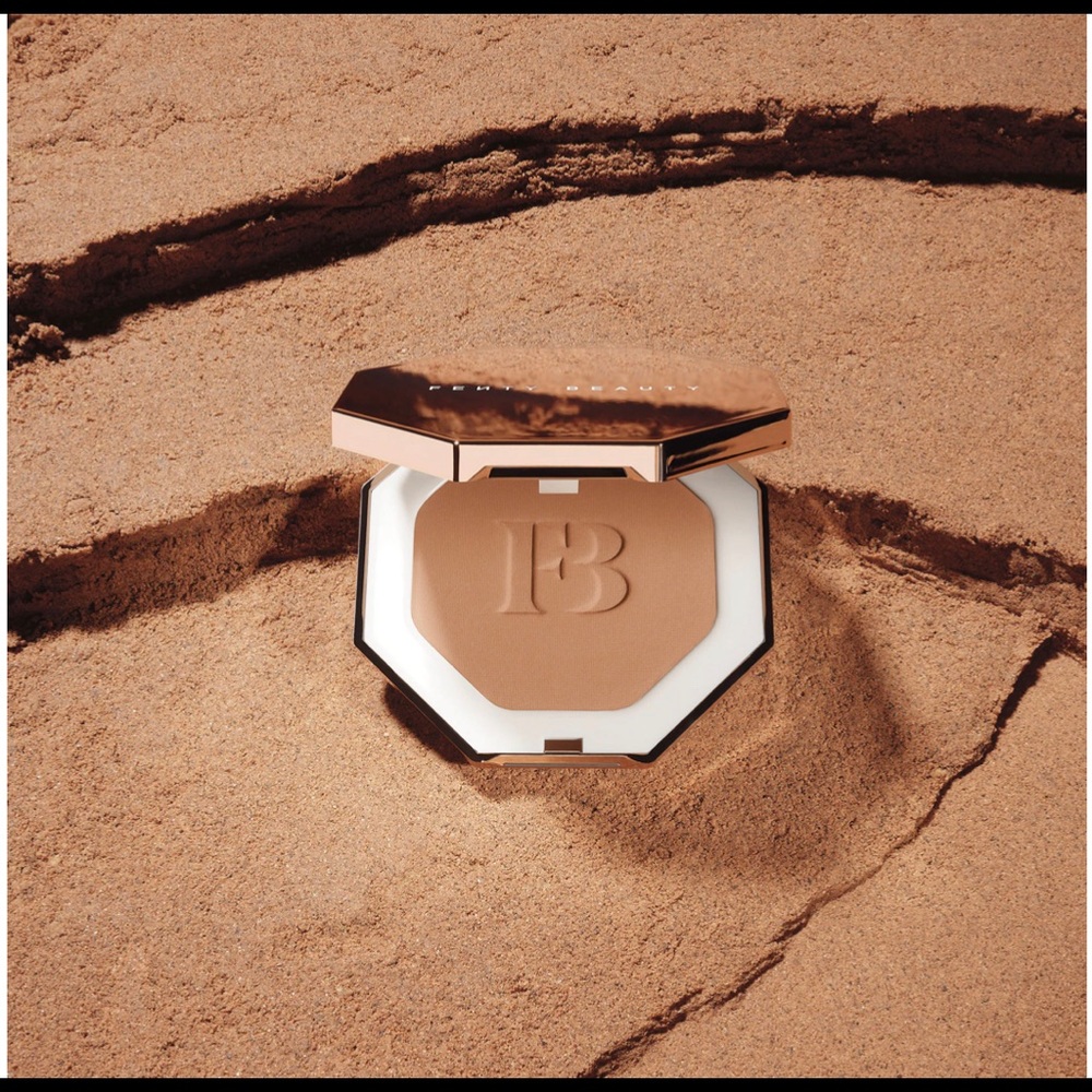 Fenty Shady Biz Sun Stalk'r Instant Warmth Bronzer - Picture 2 of 5